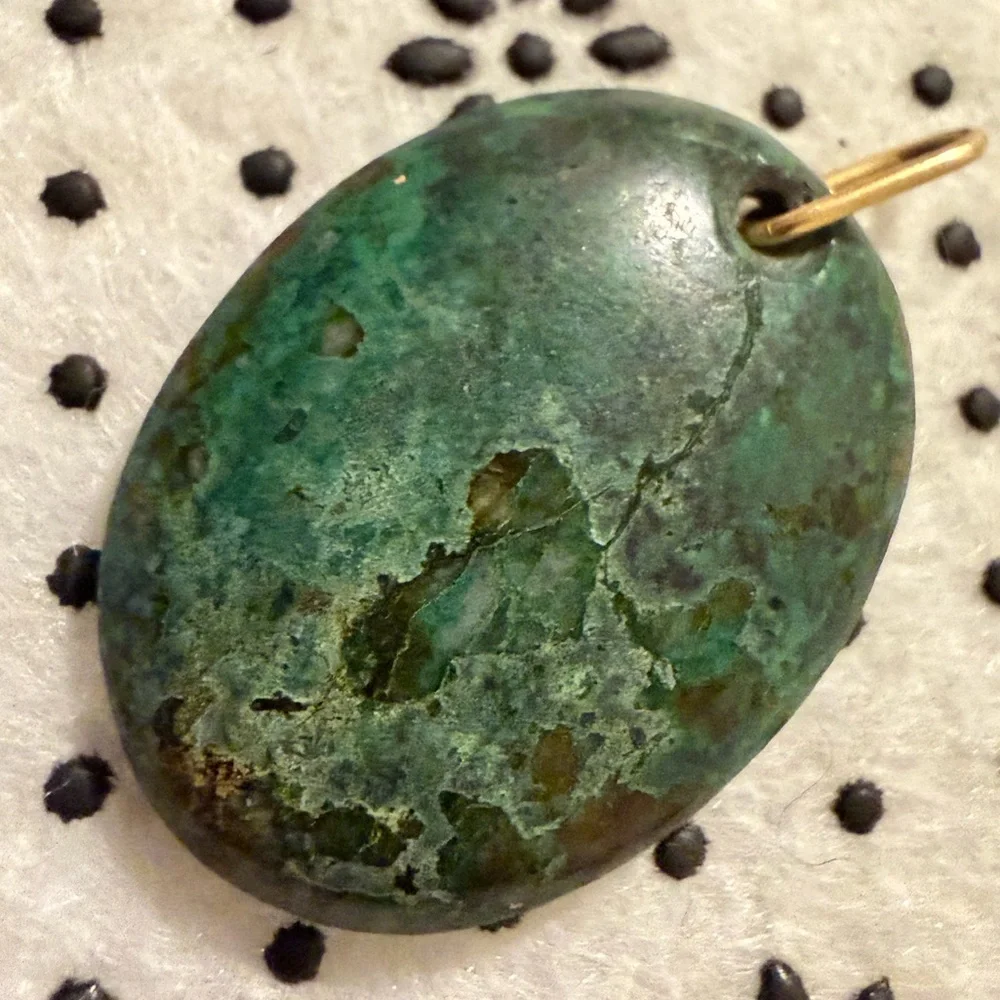 Natural Green Stone Pendant – Earthy Boho Charm